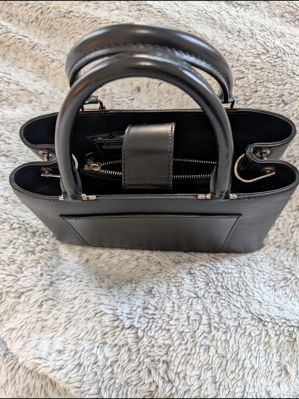 Louis Vuitton Black Epi Leather Handbag - Structured Top Handle - Picture 3 of 17